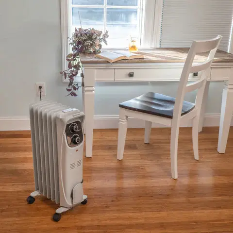 Comfort Zone Oil-Filled Deluxe Radiator Heater With Thermostat 1