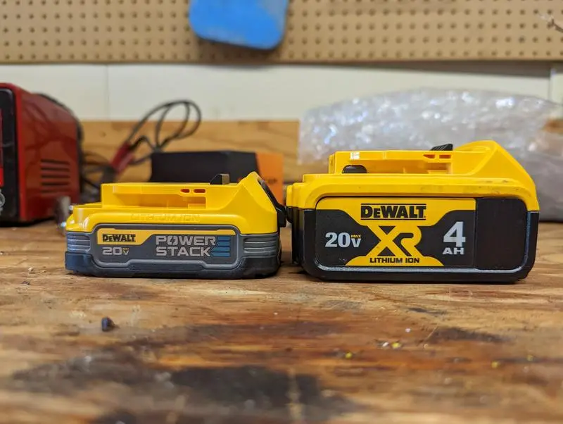Dewalt 20V Max* Xr Powerstack™ Compact Lithium-Ion Battery Kit 1