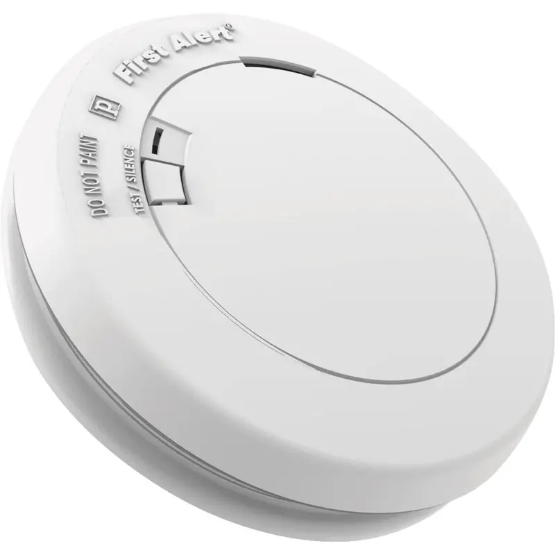First Alert 10-Year Sealed Battery Photoelectric Smoke Detector With Built-In Emergency Light 1