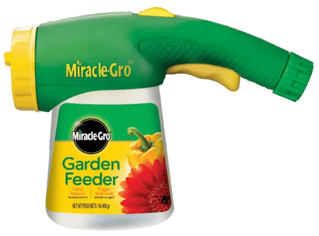 Miracle-Gro Garden Feeder With Adjustable Spray Settings 1