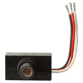 Outdoor Post-Mount Light Controller With Built-In Photocell Sensor 1